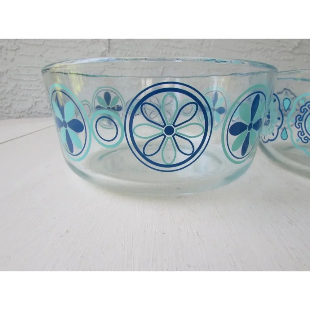 Lot Of 2 7inch Pyrex 1980s Mixing Bowl No Plastic Lids